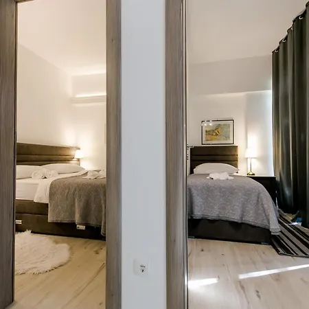 Palomia A * سبليت